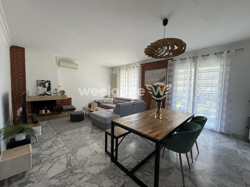 Maison traditionnelle - 159 m² - 6 pièces