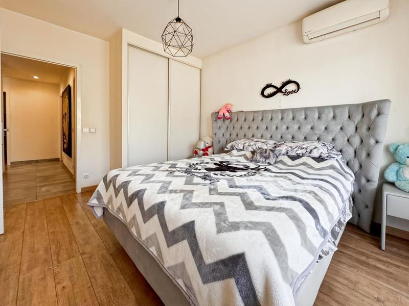 Appartement - 77 m² - 4 pièces