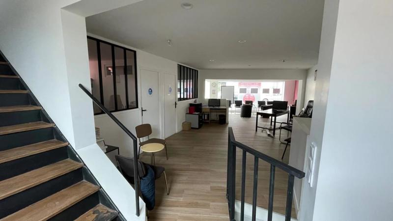 Bureau - 270 m² - 6 pièces