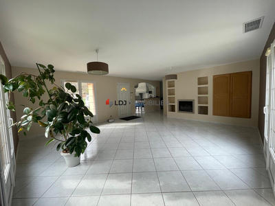 Maison - 98 m² - 4 pièces