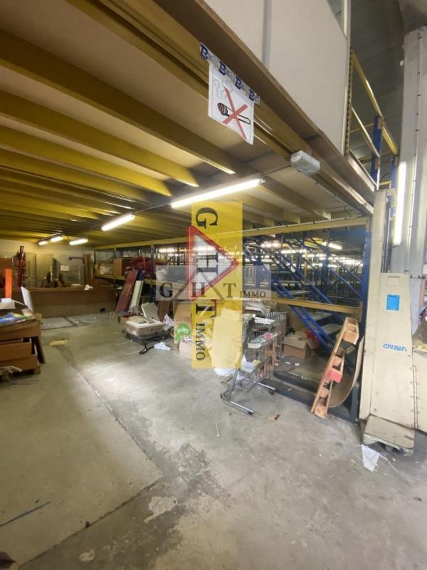Entrepôt - 1 500 m²