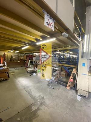 Entrepôt - 1 500 m²