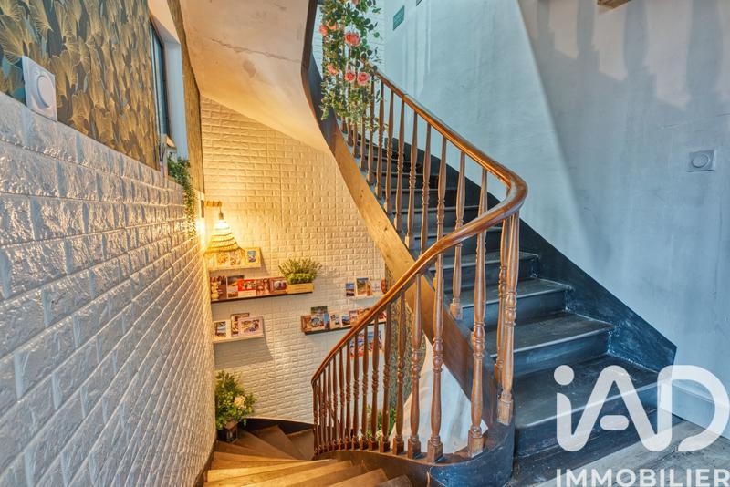 Maison - 299 m² - 11 pièces