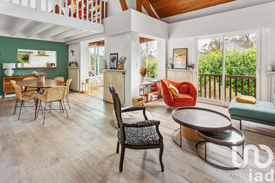 Maison - 208 m² - 6 pièces