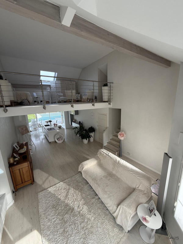 Maison - 219 m² - 5 pièces