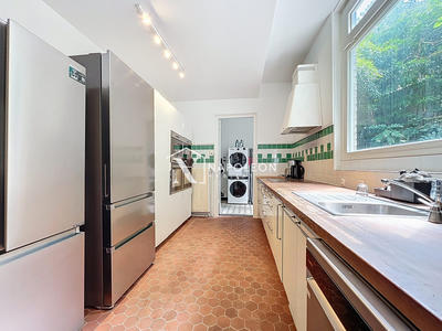 Maison - 252 m² - 10 pièces