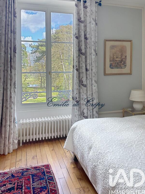 Maison - 313 m² - 11 pièces