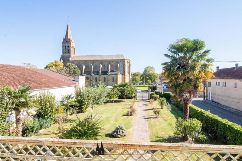 Maison bourgeoise - 330 m² - 11 pièces