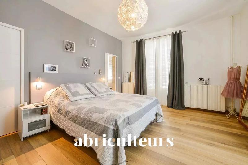 Château - 1 000 m² - 16 pièces