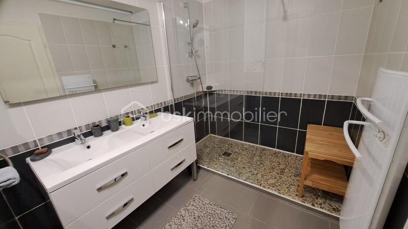 Corps de ferme - 170 m² - 8 pièces