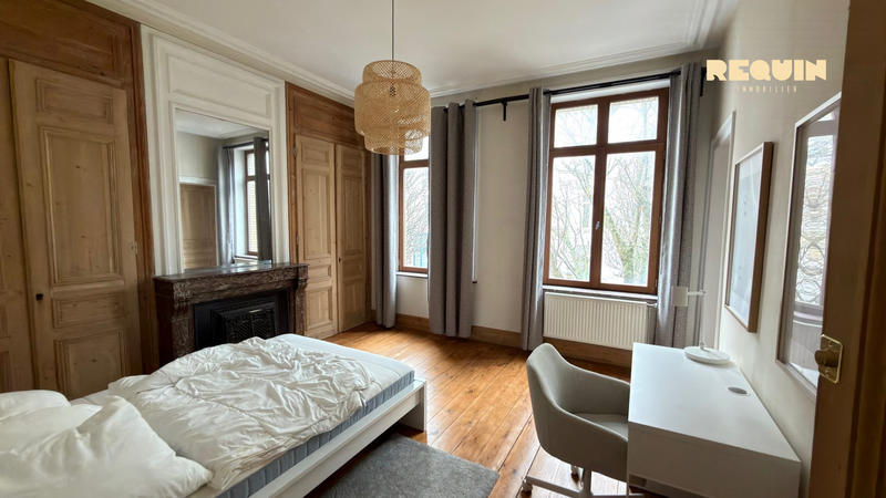 Maison - 185 m² - 8 pièces