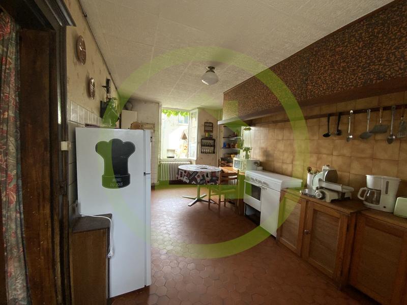 Maison - 185 m² - 8 pièces