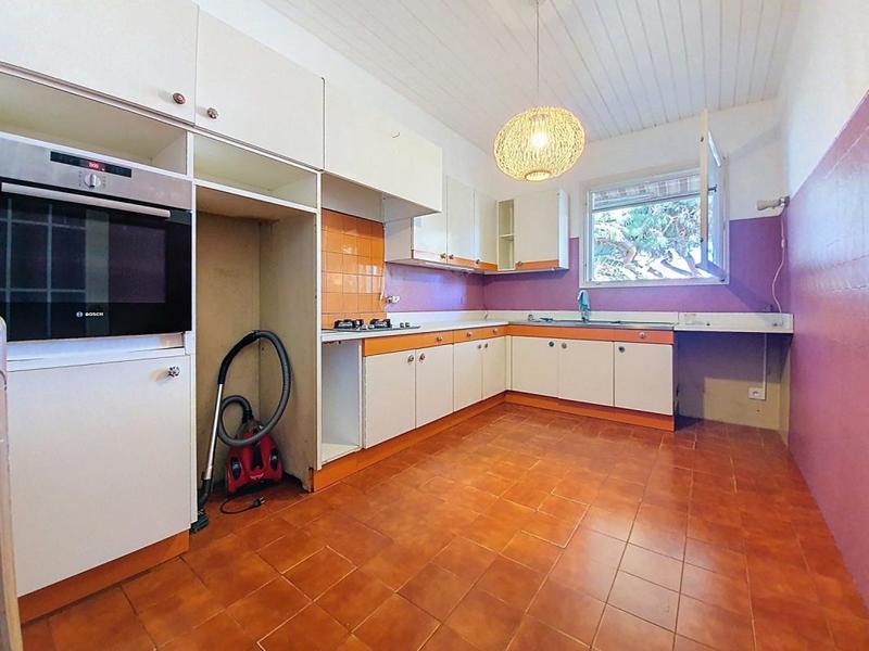 Maison - 223 m² - 9 pièces