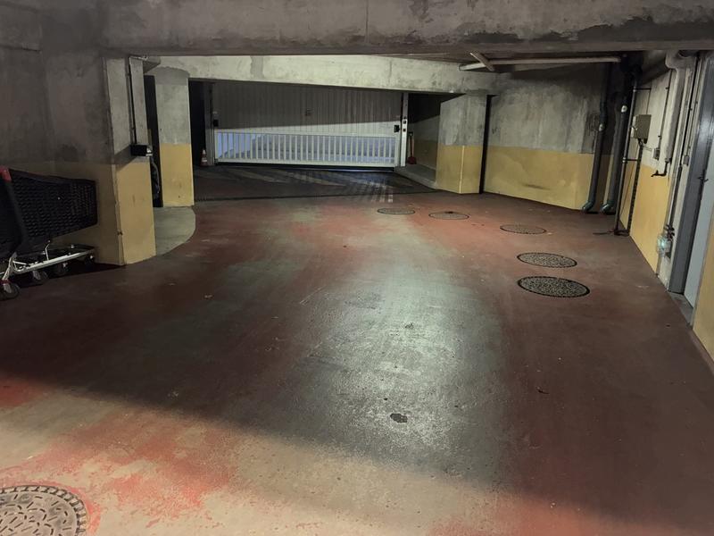 Parking / Garage - 12 m²