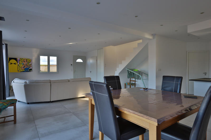 Maison - 200 m² - 4 pièces