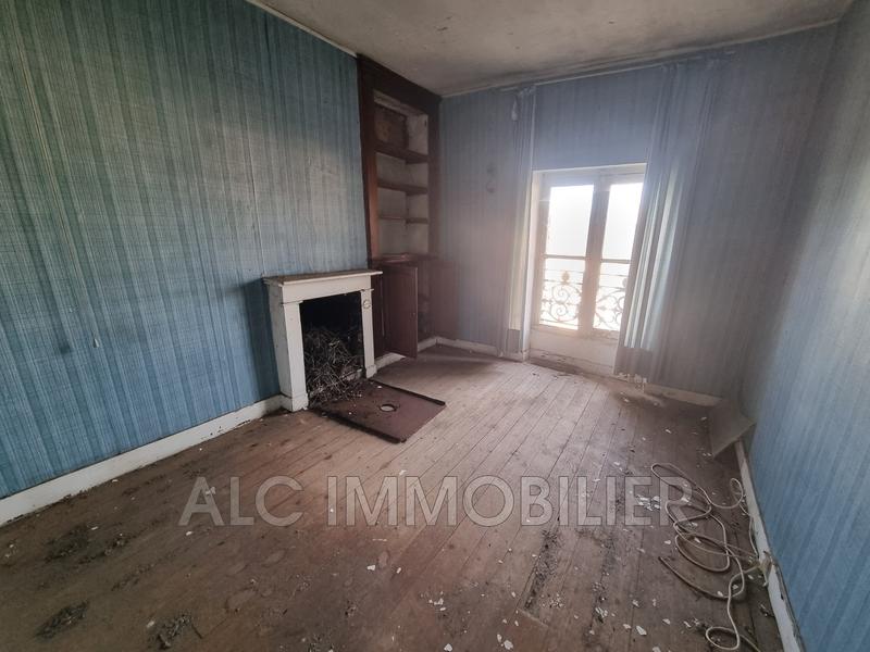 Maison de village - 736 m² - 6 pièces