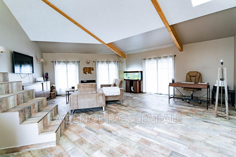 Maison - 190 m² - 10 pièces