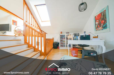 Maison - 224 m² - 8 pièces