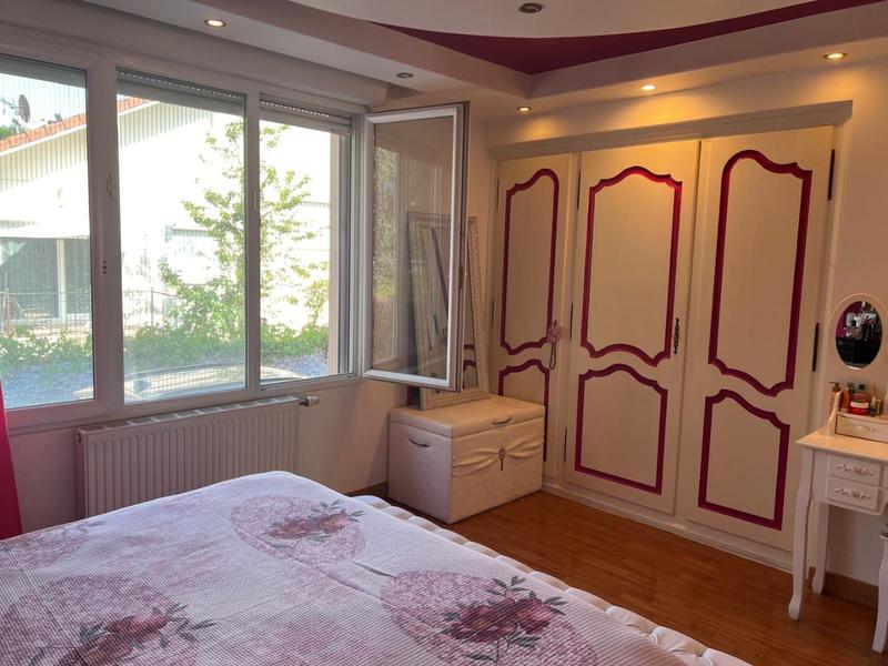 Appartement - 102 m² - 4 pièces