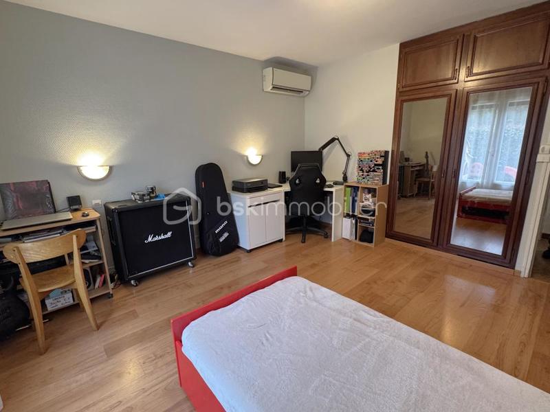 Maison traditionnelle - 169 m² - 7 pièces