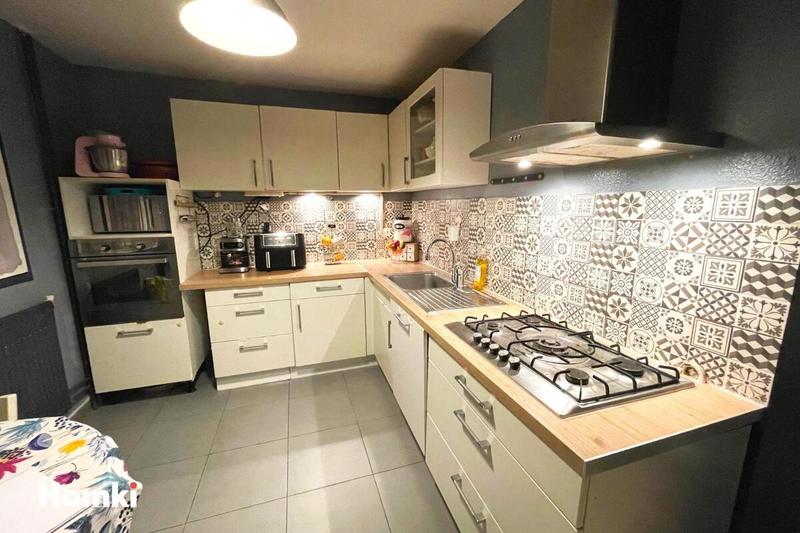 Appartement - 80 m² - 4 pièces