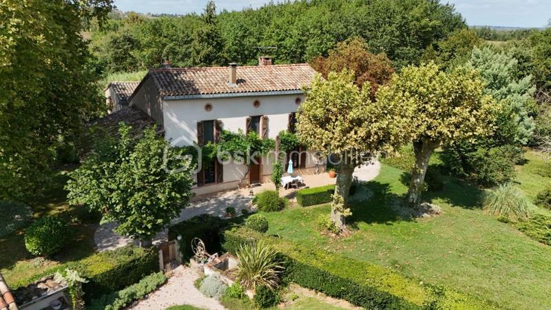 Maison ancienne - 213 m² - 7 pièces