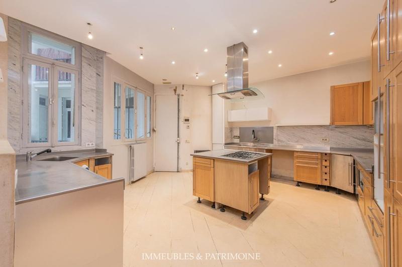 Appartement - 322 m² - 7 pièces