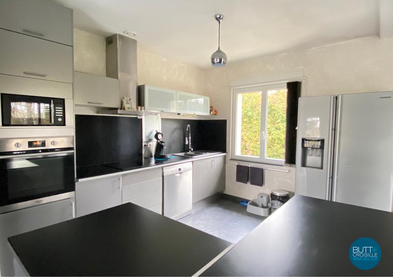 Maison - 260 m² - 9 pièces