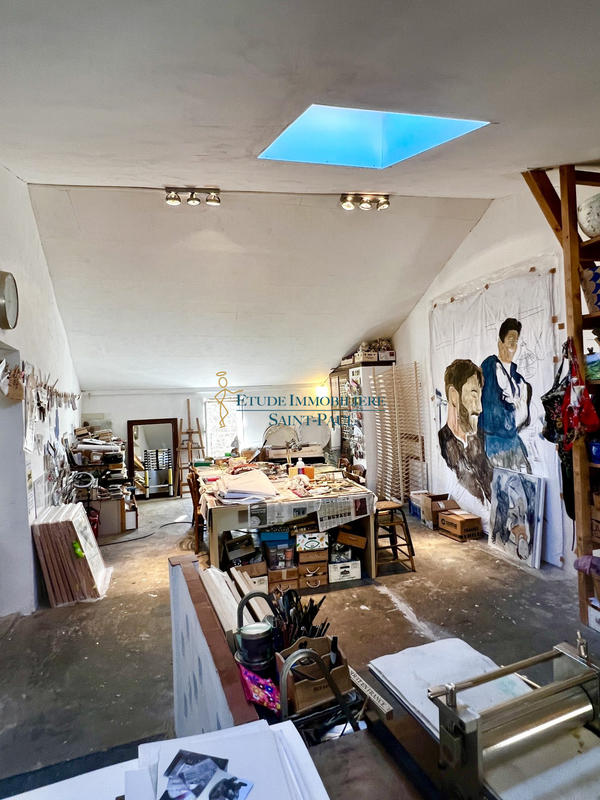 Maison - 220 m² - 10 pièces