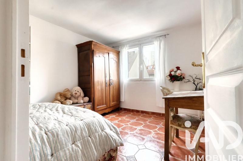 Maison - 228 m² - 8 pièces