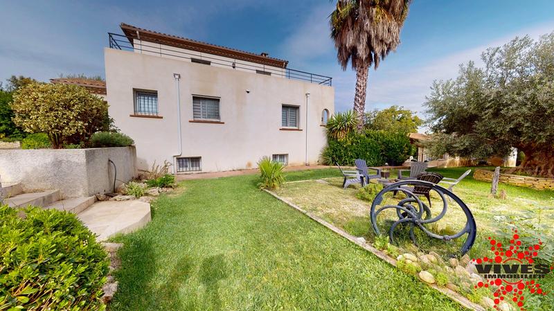 Maison - 288 m² - 10 pièces