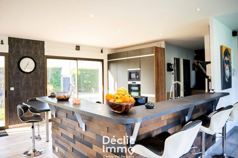 Maison - 317 m² - 6 pièces