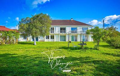 Maison - 600 m² - 15 pièces