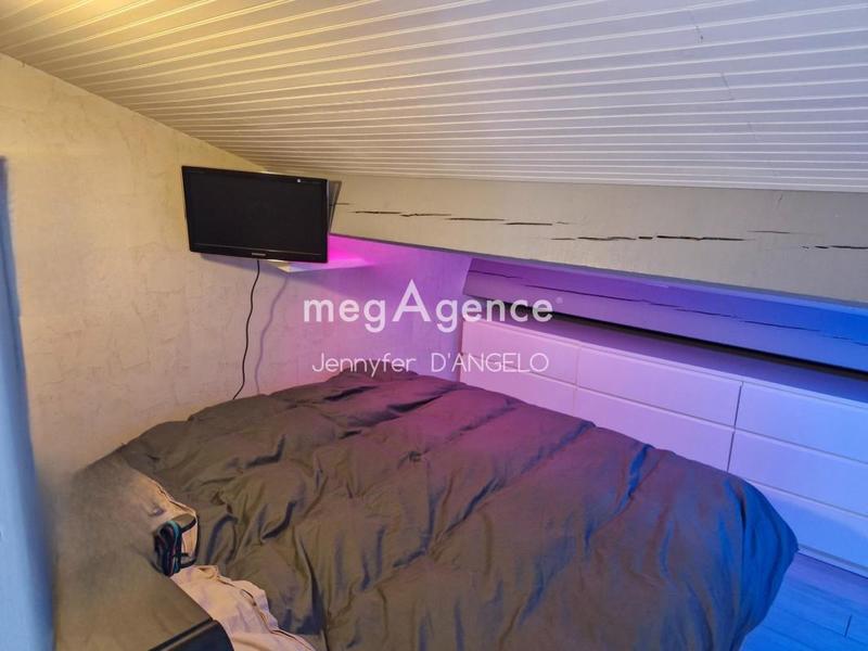 Appartement - 184 m² - 6 pièces