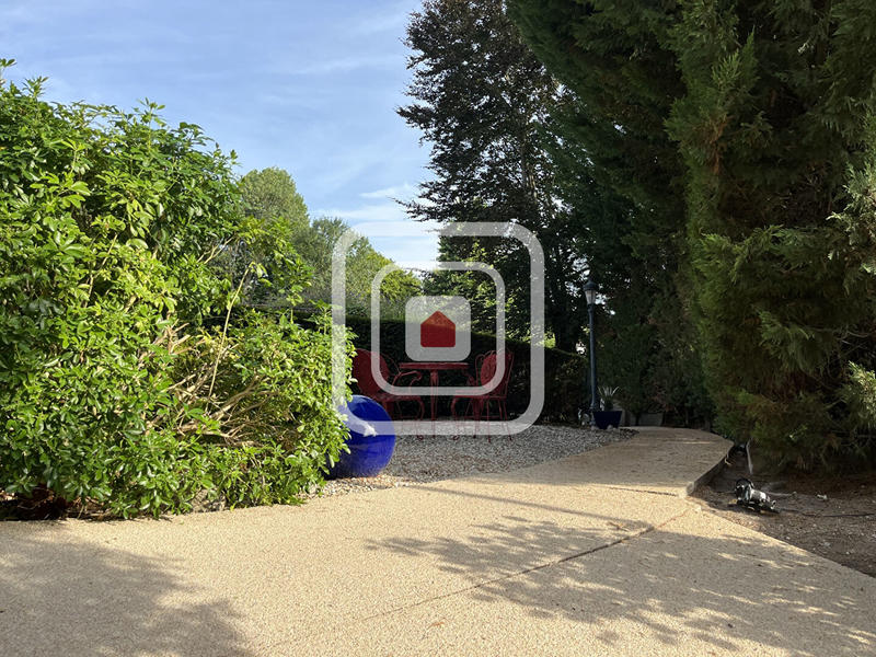 Maison - 267 m² - 8 pièces