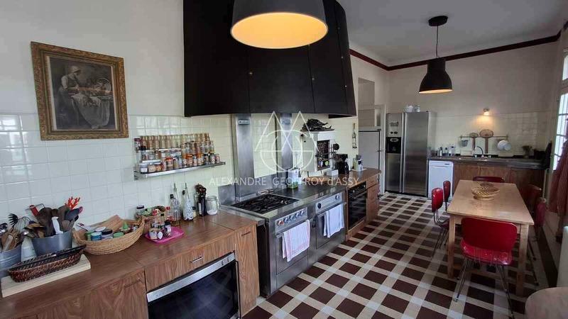 Château - 600 m² - 21 pièces