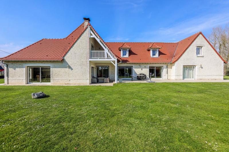 Villa - 389 m² - 7 pièces