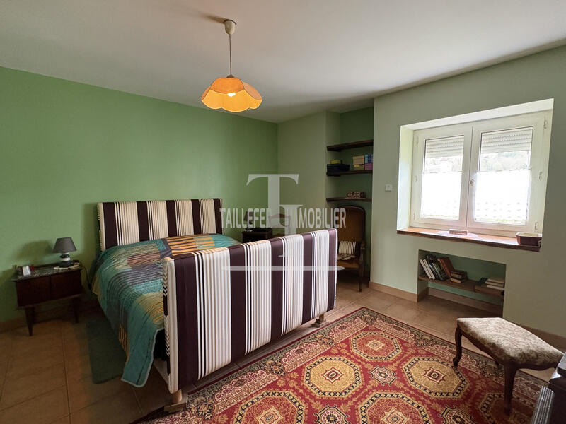 Maison ancienne - 220 m² - 6 pièces