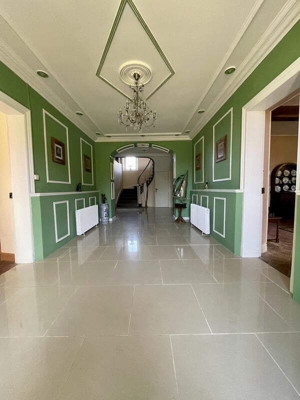 Maison - 262 m² - 6 pièces