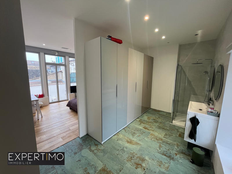 Maison - 241 m² - 6 pièces