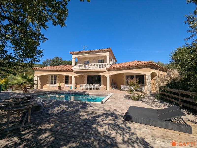 Maison - 327 m² - 7 pièces