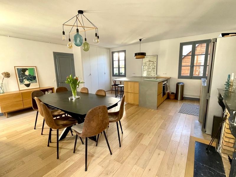 Appartement ancien - 135 m² - 8 pièces