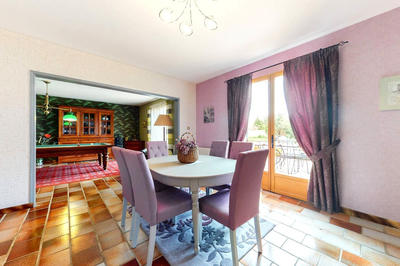 Maison - 239 m² - 11 pièces