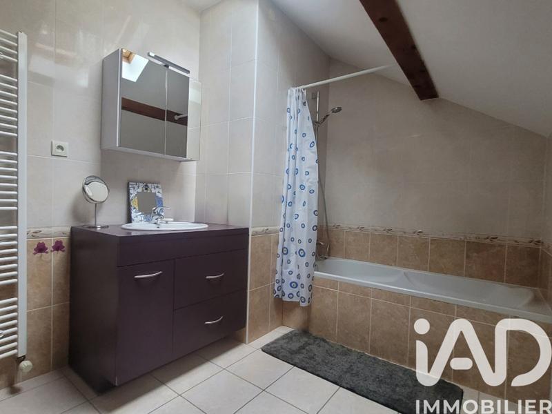 Maison - 214 m² - 6 pièces