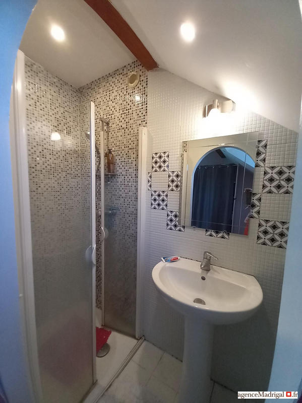 Maison traditionnelle - 135 m² - 5 pièces