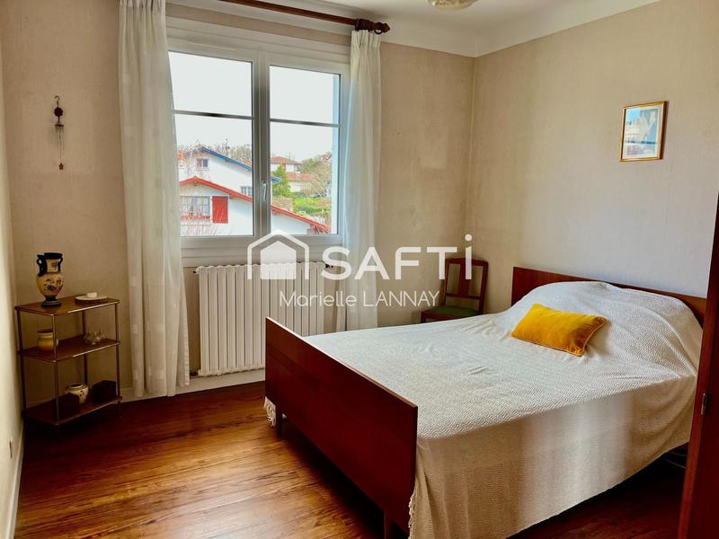 Villa - 180 m² - 8 pièces