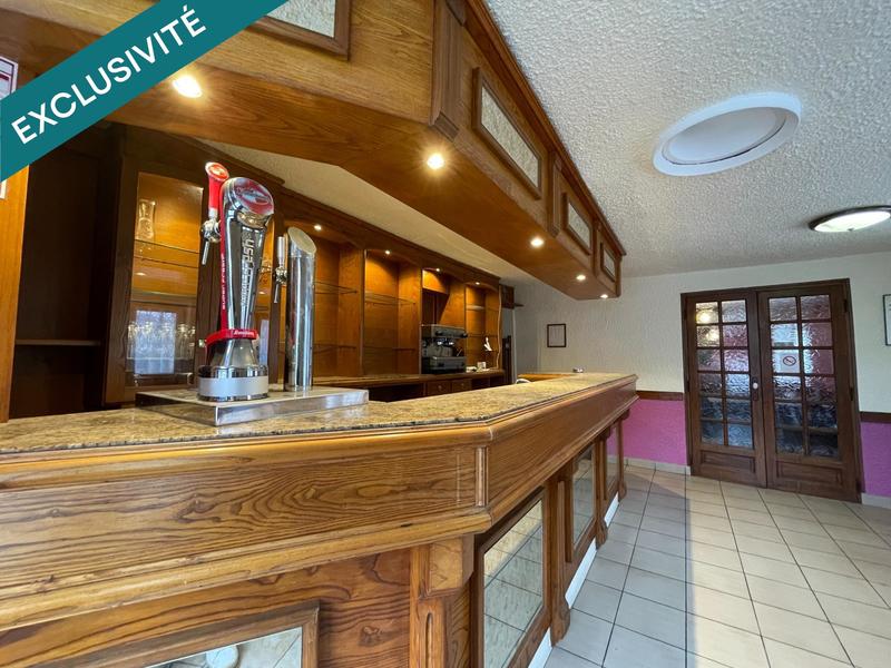 Local commercial - 222 m² - 7 pièces