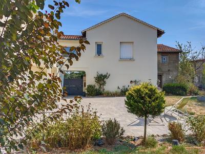 Maison - 200 m² - 7 pièces