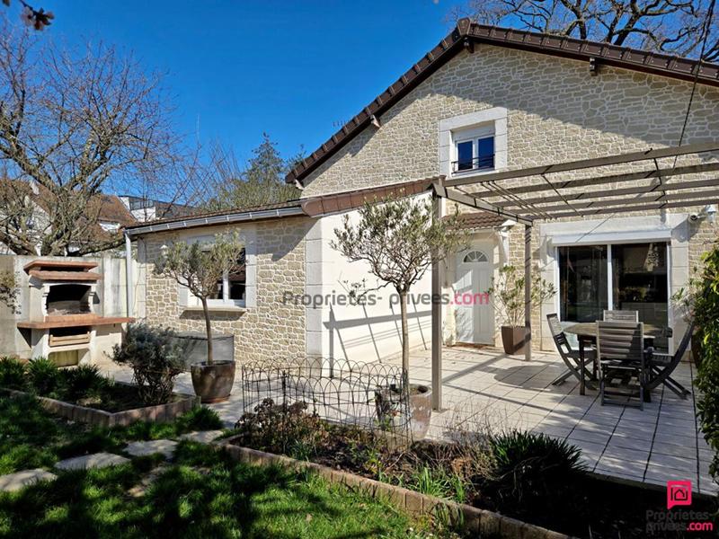 Maison - 140 m² - 6 pièces