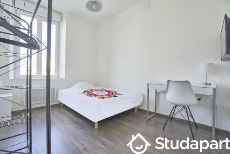 Chambre - 10 m² - 1 pièce